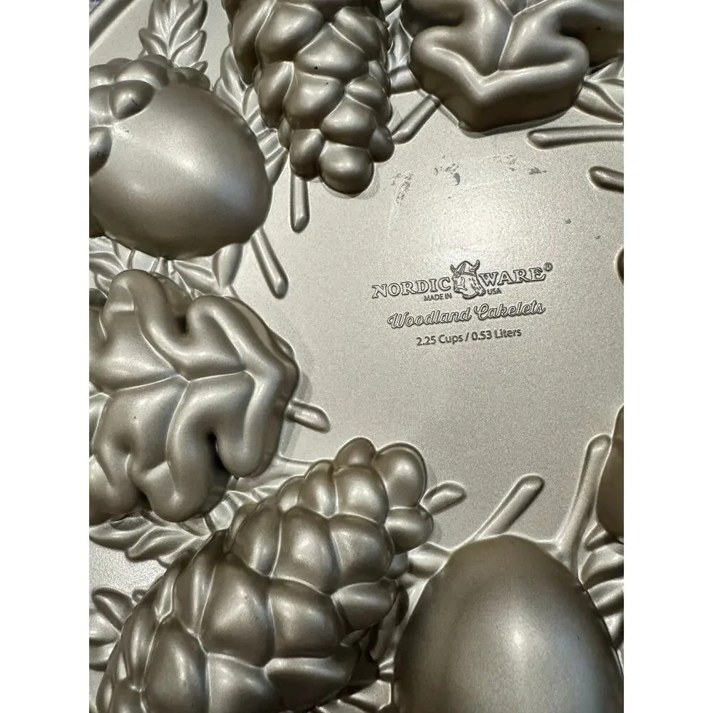 Nordic Ware Gold Woodland Cakelets Pan Autumn Baking Pan